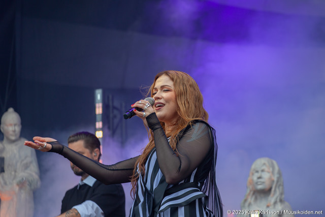 Jenni Vartiainen | Jenni Vartiainen Ruisrockissa 2025